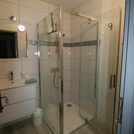 Et Salles D'eau Privees Dans Maison A Partager Centre アパート クレルモン・フェラン